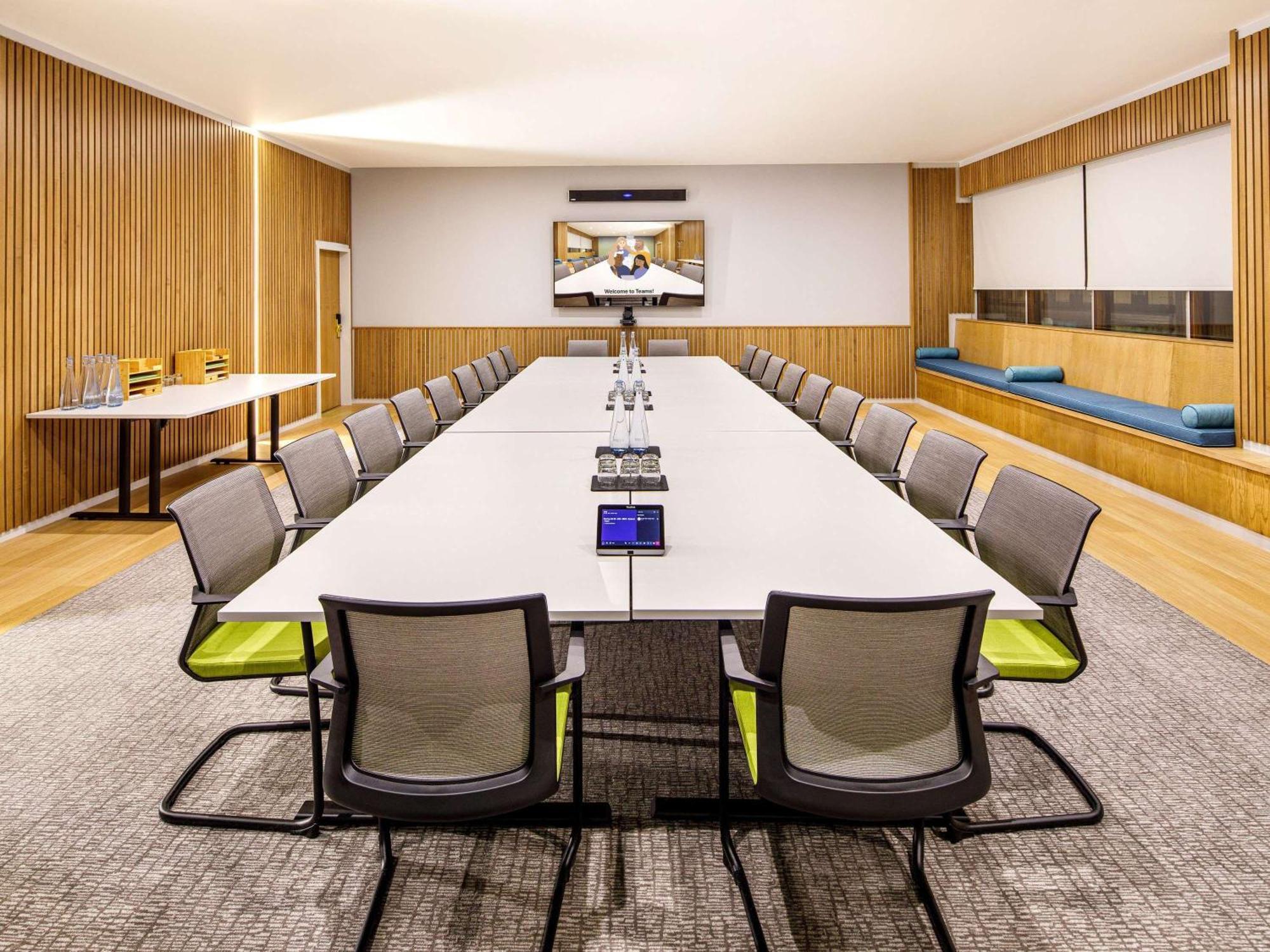 Mercure Bedford Centre Hotel Екстер'єр фото