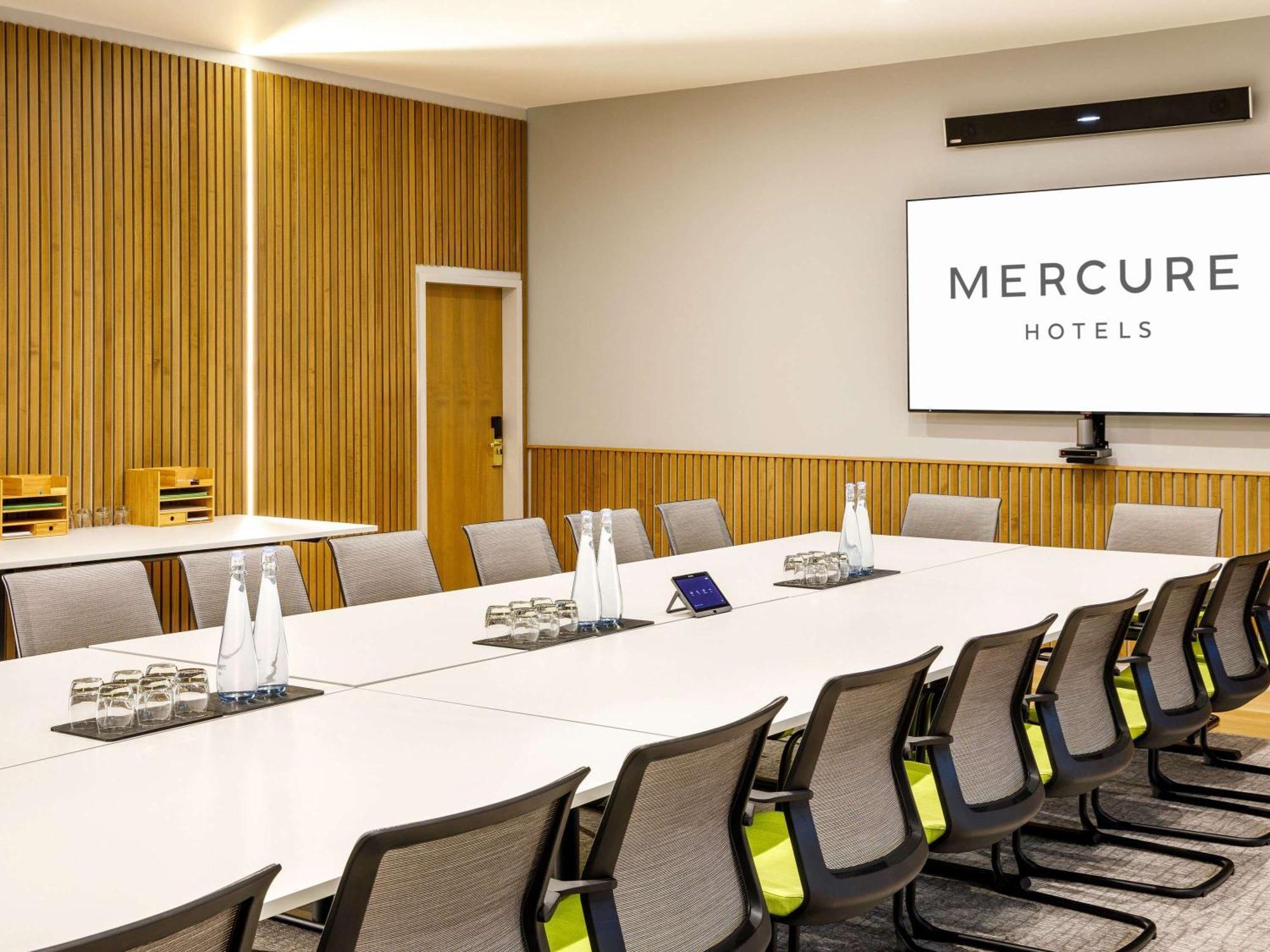Mercure Bedford Centre Hotel Екстер'єр фото