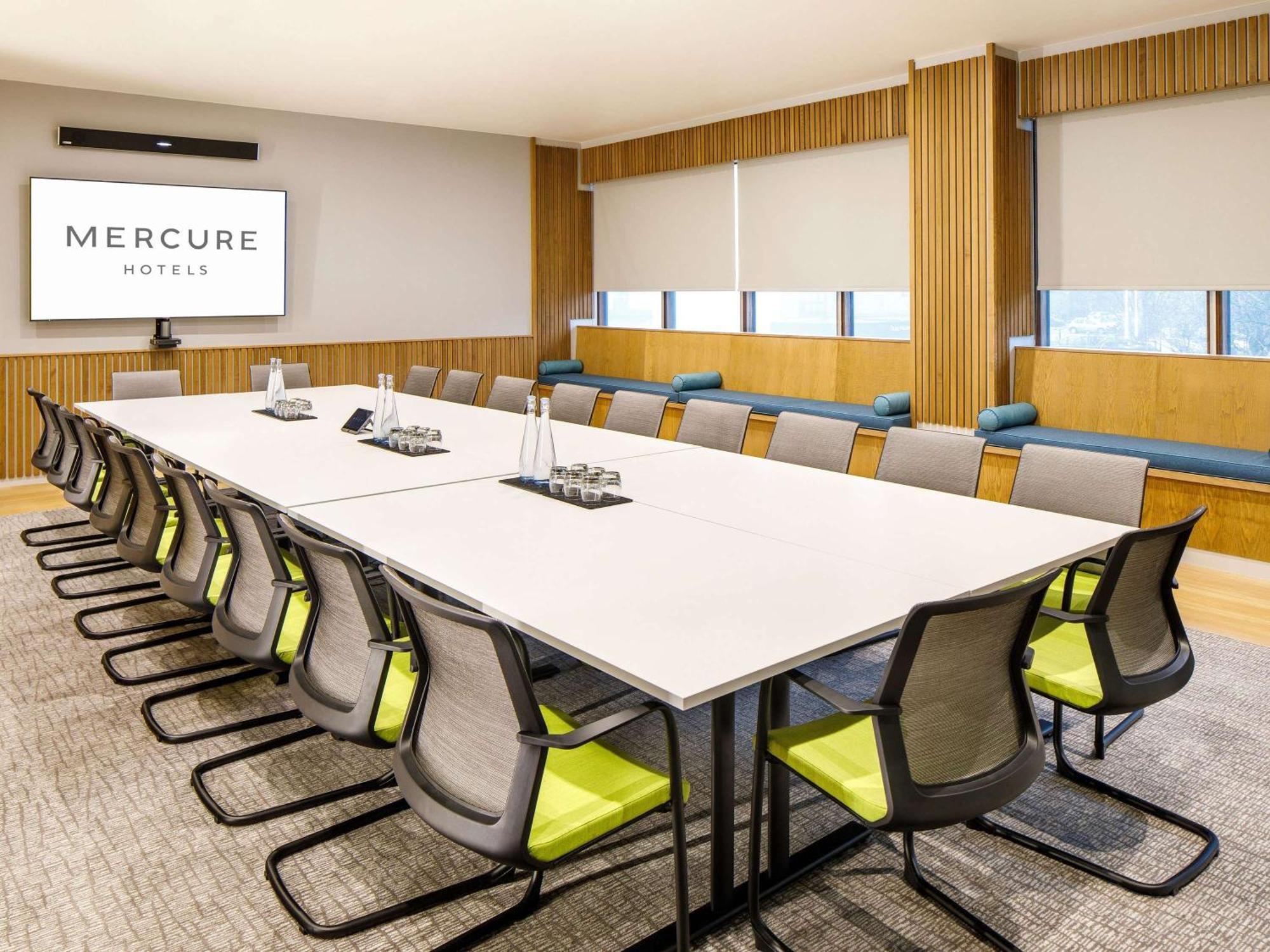 Mercure Bedford Centre Hotel Екстер'єр фото