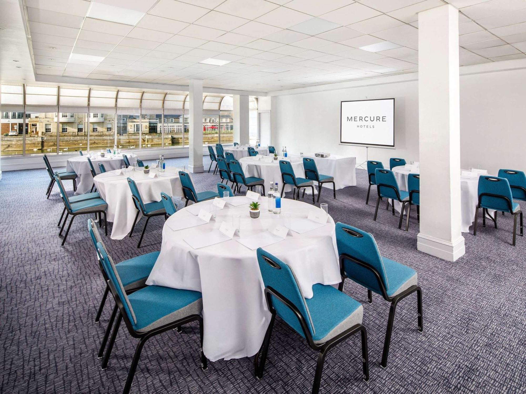 Mercure Bedford Centre Hotel Екстер'єр фото