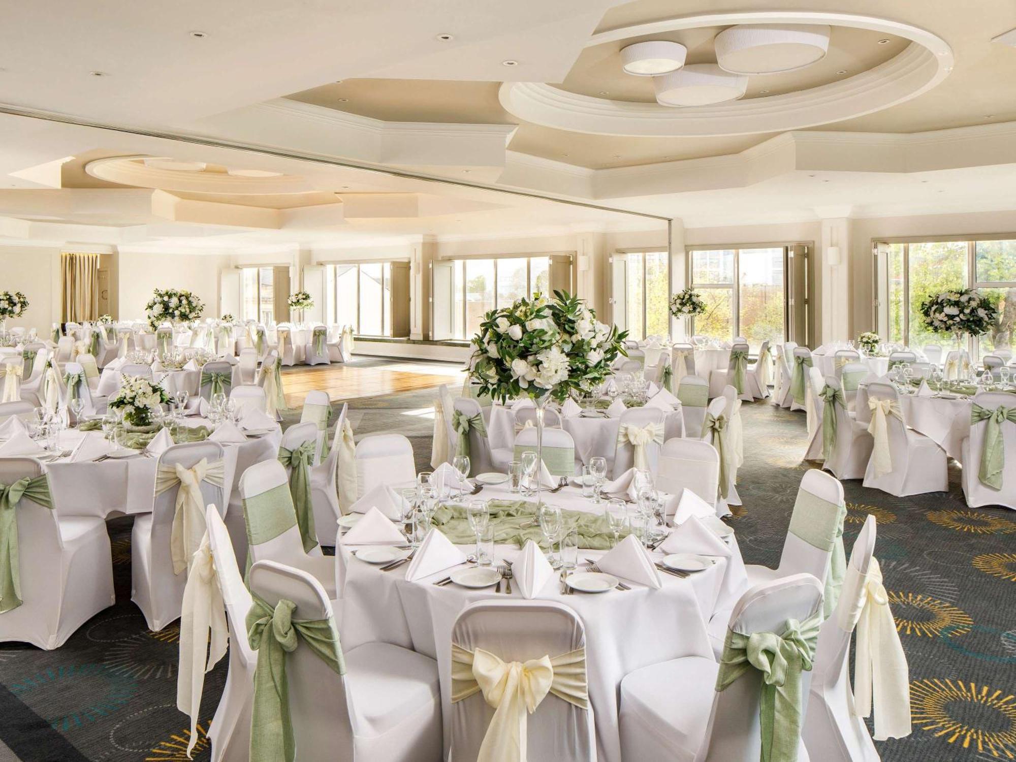 Mercure Bedford Centre Hotel Екстер'єр фото
