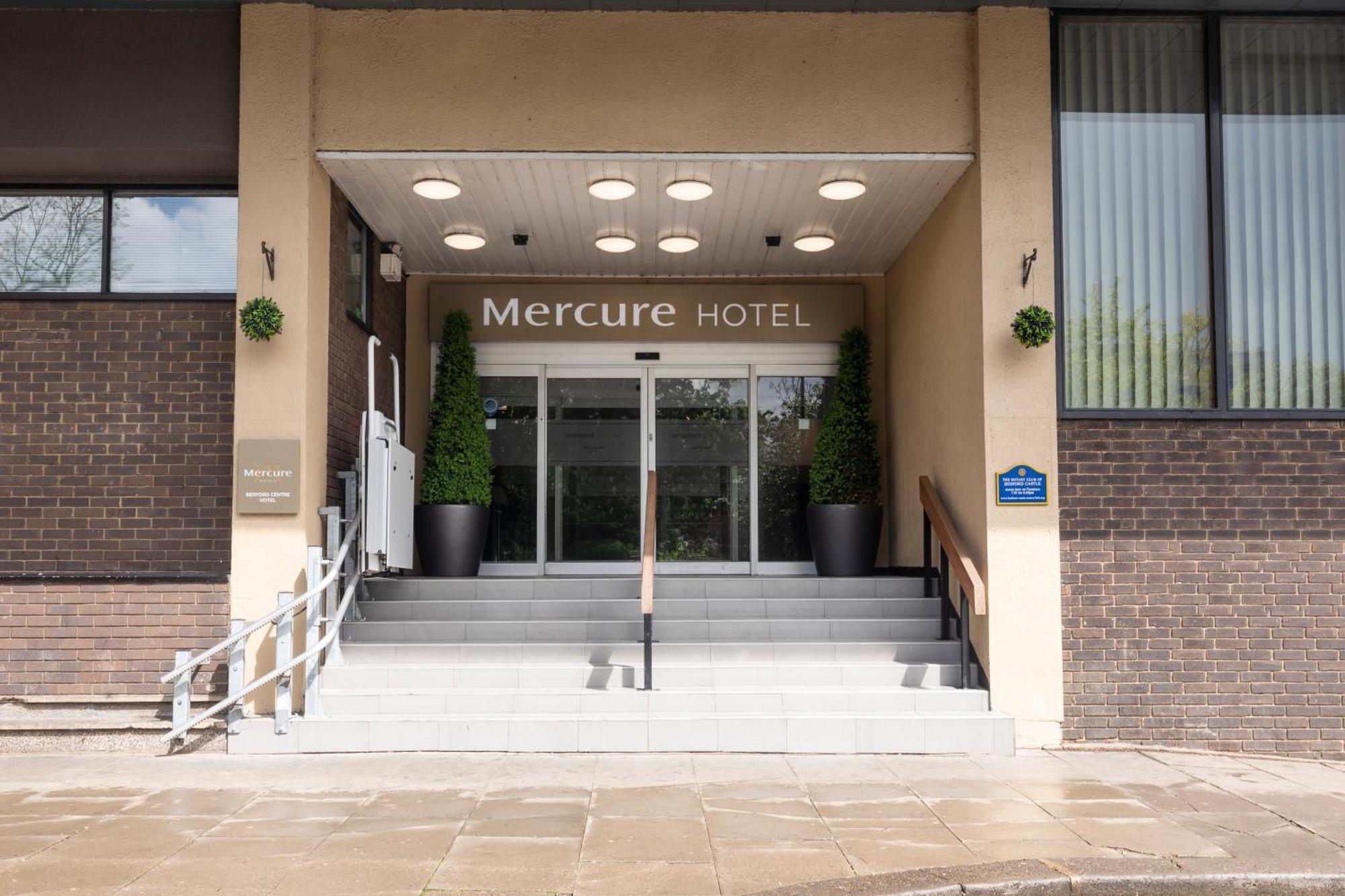 Mercure Bedford Centre Hotel Екстер'єр фото