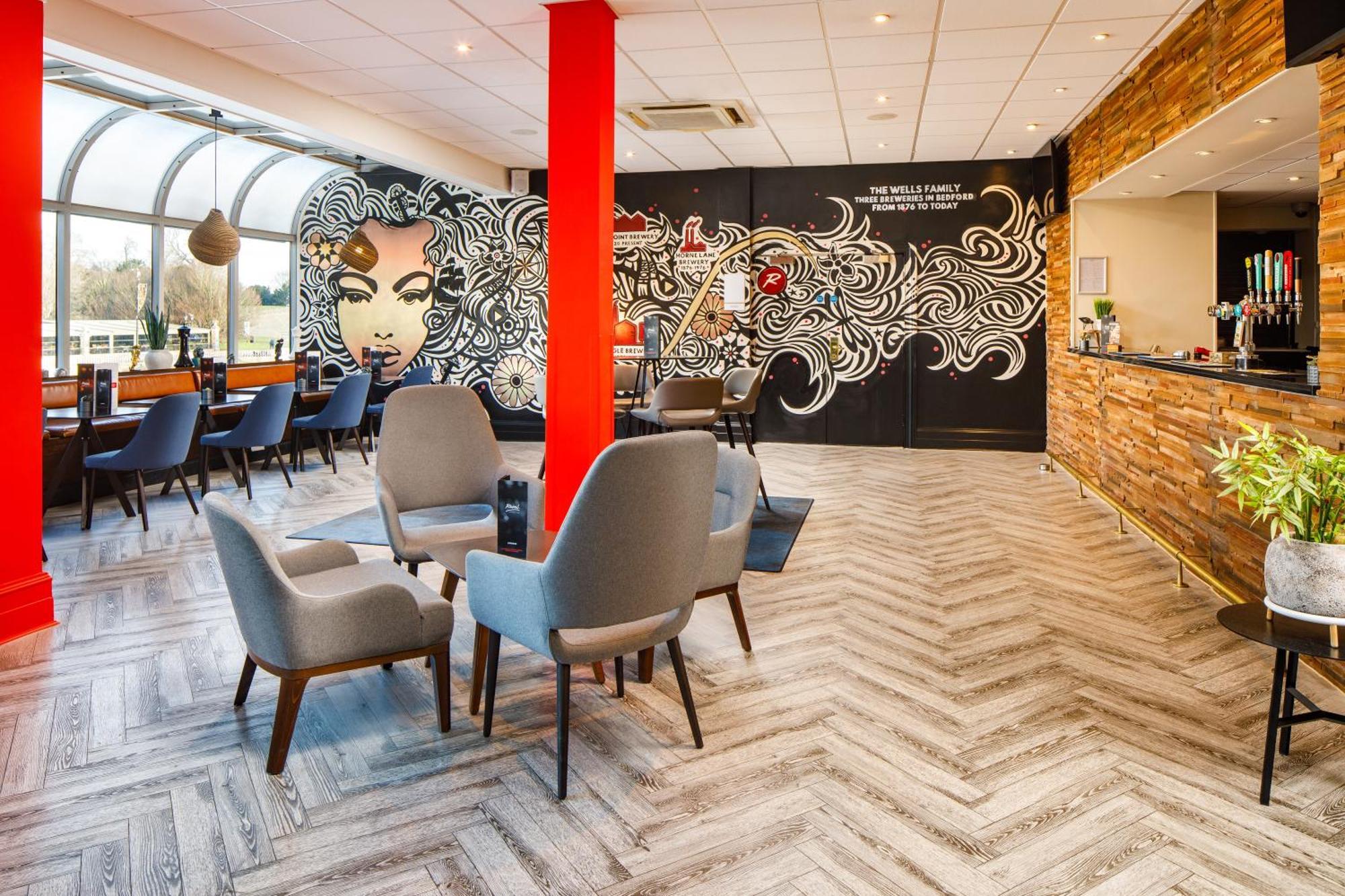 Mercure Bedford Centre Hotel Екстер'єр фото